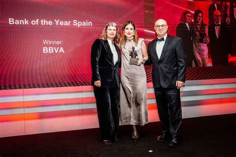 BBVA mejor banco del año en España según The Banker Valencia Plaza