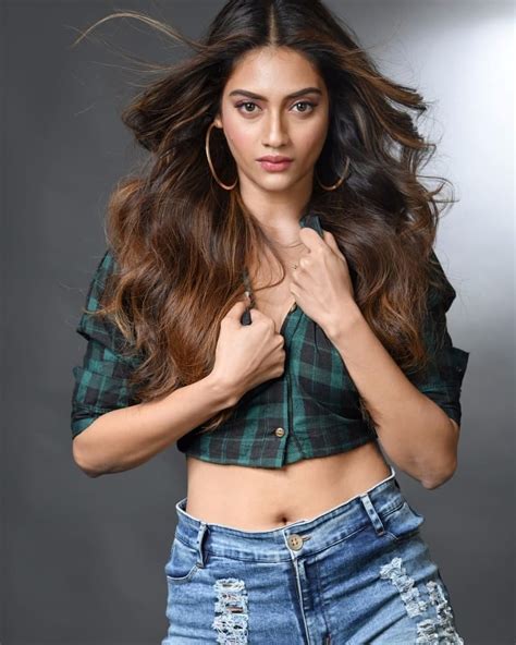 Nusrat Jahan Hot Photos Beautiful Wallpaper Hd Pics New Images