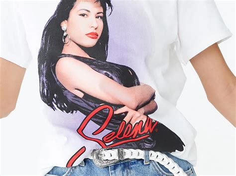 Forever 21 lanza colección inspirada en la película Selena Z 101