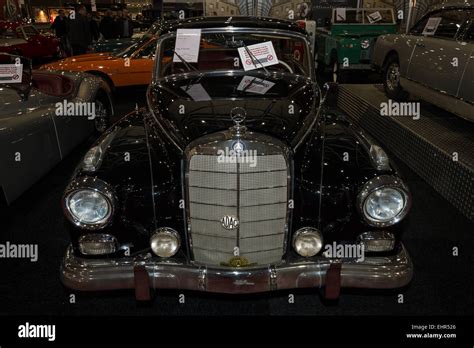 A Luxury Car Mercedes Benz 300d W189 1959 Stock Photo Alamy