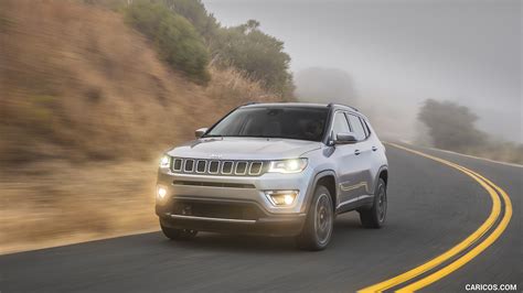 2017 Jeep Compass Limited Front Three Quarter Caricos