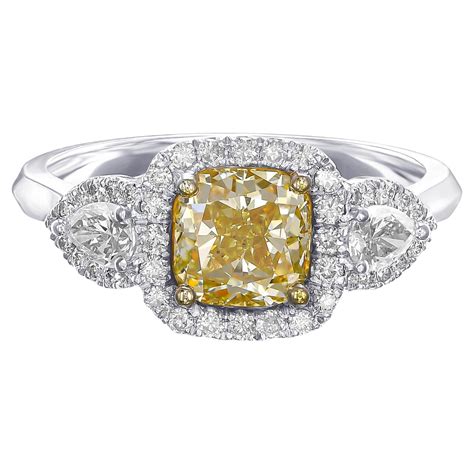 2 00 TCW Fancy Light Yellow Diamond 18 Kt White Gold Ring For Sale