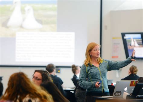 Distinguished Professor Uses Sex To Teach Science The Minnesota Daily