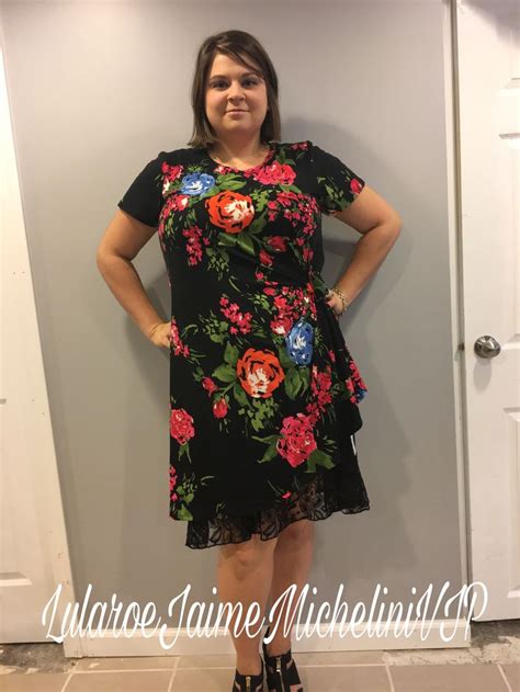 Lularoe Carly And Lola Knotted Carly With Lola Under Lularoe Styling Lula Roe Outfits