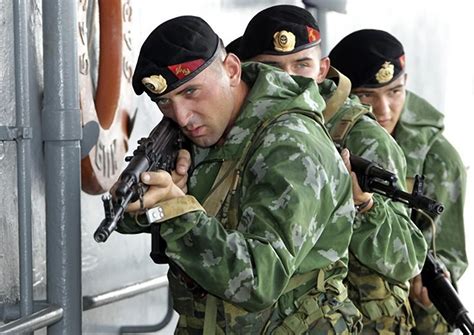 Страсти по военному берету