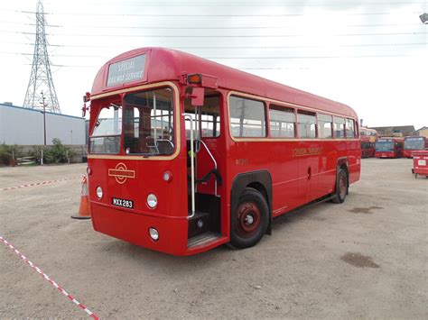 London Transport Rf Mxx Aec Regal Iv Metro Cammell Flickr