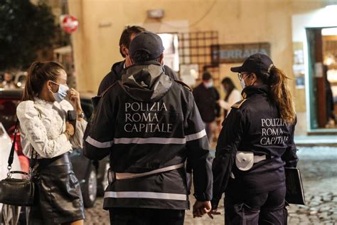 Coronavirus A Roma Controlli A Tappeto Nel Quartiere Trastevere