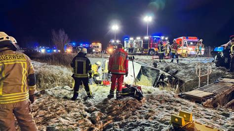 Schwerer Unfall Im Kreis Cuxhaven Sieben Verletzte Wesertunnel