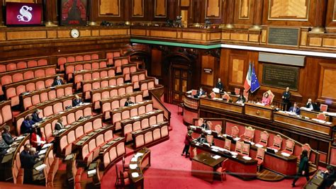 Senato Semivuoto Su Legge Contro Violenza Donne Ospiti Studenti Di