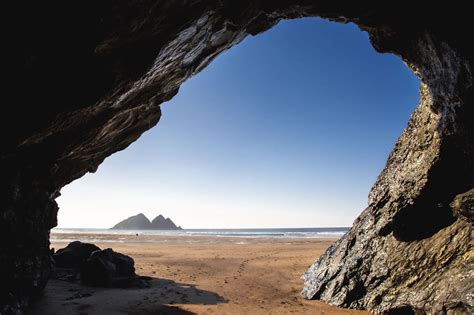 Holywell Bay Travel Guide | Things to Do, See & Explore