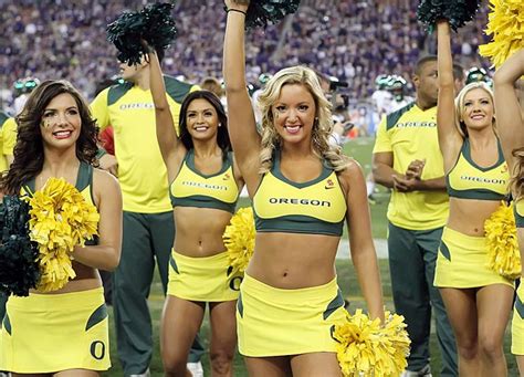 NFL and College Cheerleaders Photos: Cheerleaders of the Sweet 16: Oregon Ducks