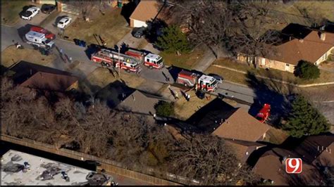 Bob Mills Skynews Flies Over A Nw Okc House Fire