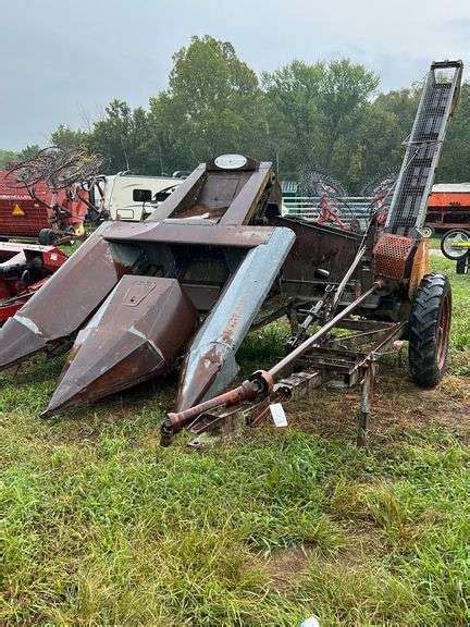 L New Idea Row Corn Picker Ford Brothers Inc