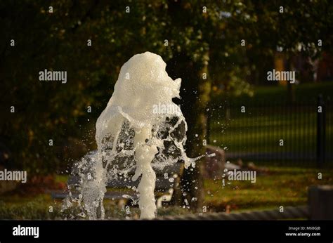 Dancing water fountain Stock Photo - Alamy