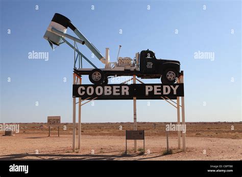 Unique Sign Introducing Coober Pedy South Australia Stock Photo Alamy