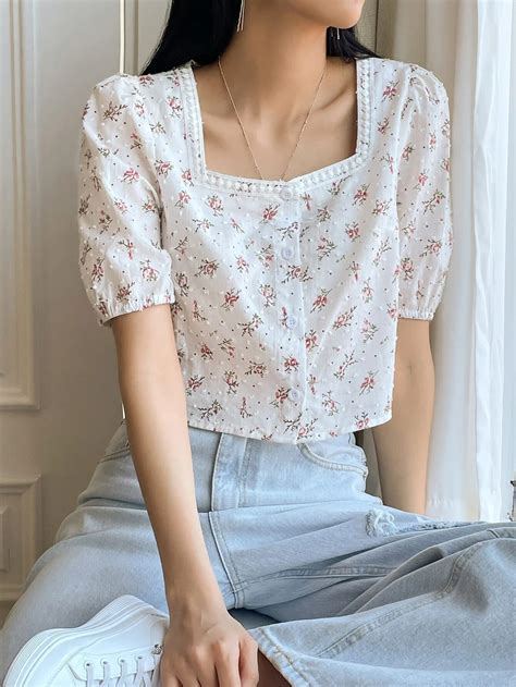 Dazy Floral Print Swiss Dot Guipure Lace Panel Puff Sleeve Blouse