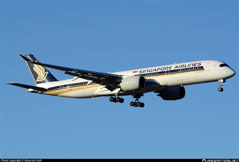 V Sme Singapore Airlines Airbus A Photo By Maurizio Valli Id