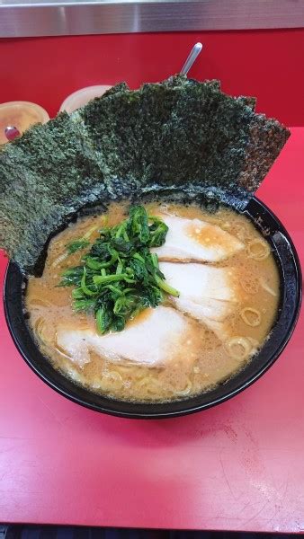 『中盛りチャーシューメン海苔増し』ラーメン杉田家のレビュー ラーメンデータベース