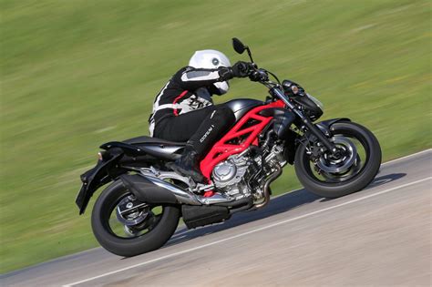 Suzuki Gladius 650 Test 2014