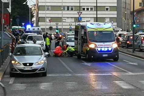 Litiga Con La Fidanzata Scende Dall Auto E Viene Travolto Giornale