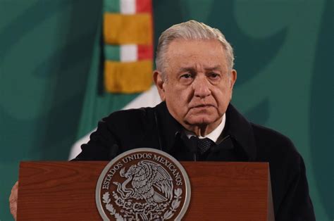 AMLO dice que sí puede hablar de la revocación de mandato siempre que