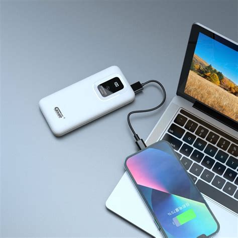 Laddningsbar Powerbank Vit Med Usb C Anslutning Goms För Snabb Och Effektiv Laddning Cdon