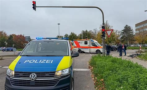 Von Auto Erfasst Radfahrer Stirbt Nach Unfall In Karlsruhe Neureut