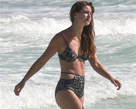 Melissa Benoist In Her Grandma S Bikini At The Beach