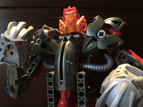 Makuta Teridax wearing the Kanohi Vahi : r/bioniclelego