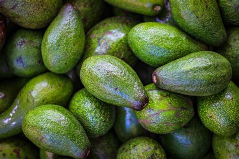 The Officially Unofficial Way To Pick A Perfect Avocado My Market Stores