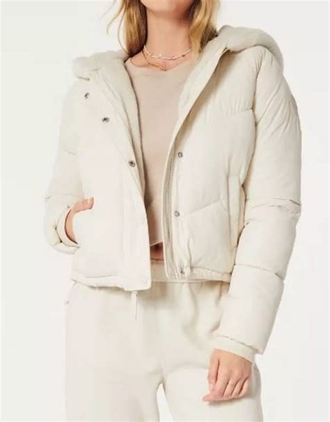 Hollister S Fur Lined Puffer Jacket Is Cosy And Super Warm And Comes