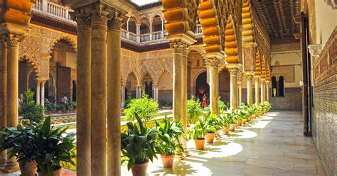 Billets coupe-file et visite guidée de l'Alcazar de Séville | musement