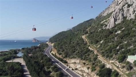 Crolla Pilone Di Una Cabinovia Ad Antalya In Turchia Cabina Precipita