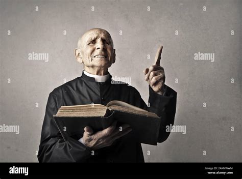 Priest sermon preaching hi-res stock photography and images - Alamy