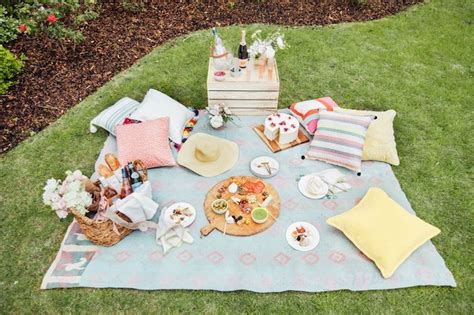 Simple Birthday Picnic Setup Discounts Clearance Gt