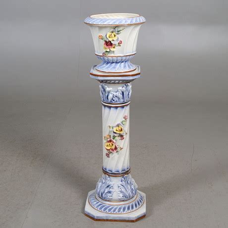 Piedestal Med Ytterfoder Porslin Capodimonte Italien Talets