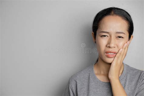 Women Have A Lot Of Toothache Stock Image Image Of Pain Face 253460967