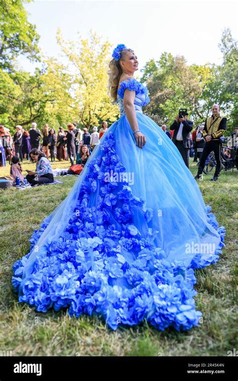 Leipzig Germany Th May Anna Arrives With A Bright Blue Dress