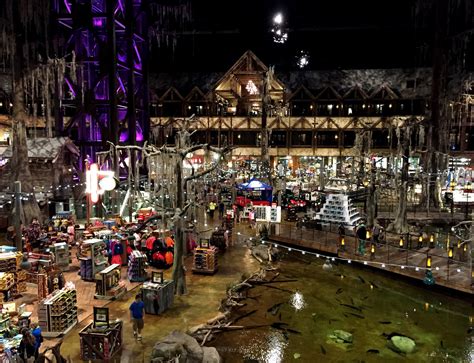 Bass Pro Shops At The Pyramid Otma