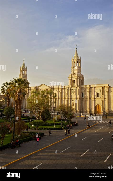 Catedral Plaza De Armas Arequipa Fotograf As E Im Genes De Alta