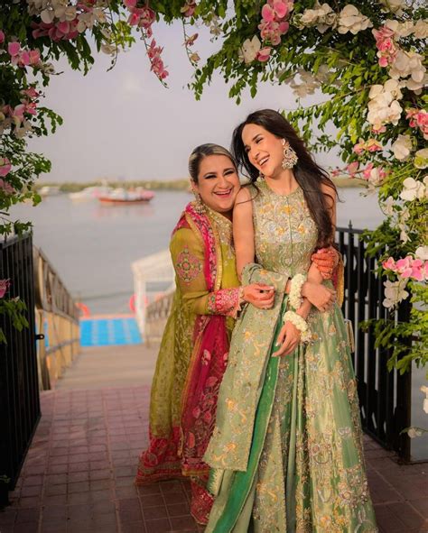 Anoushay Abbasi Gorgeous Hd Pictures From Anzela Abbasis Wedding