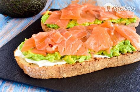 Tostas de salmón con aguacate Recetinas