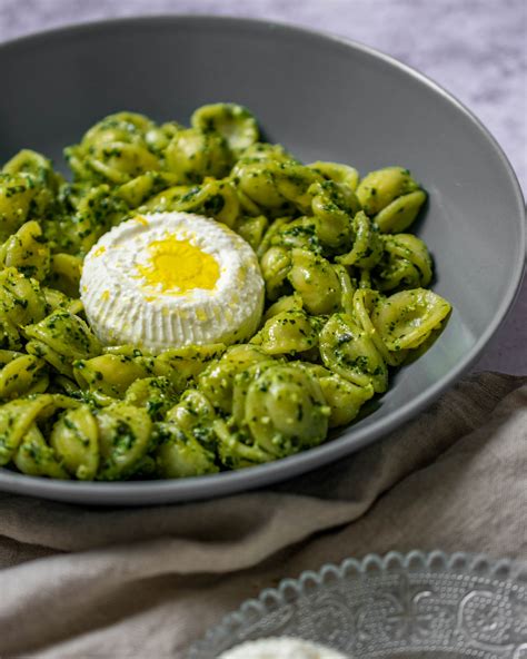 Walnut And Spinach Pesto Apron And Whisk