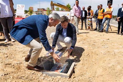 Primera Piedra De La Escuela Infantil De Parque Venecia