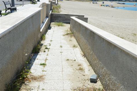 Discariche Vista Mare Viaggio Fra Le Spiagge Calabresi Il Degrado Da