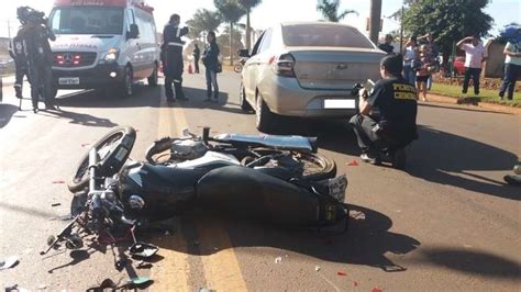 Motociclista Bate Na Traseira De Carro E Morre Atropelado Por Caminh O