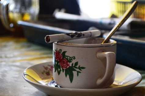Menarik Makna Dari Pantun Kopi Susu Rokok Surya Komunitas Kretek