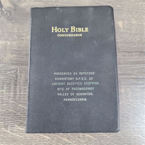 Holy Bible Kjv Red Letter Self Pronouncing Edition Concordance