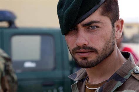 Ridiculous photogenic afghan soldier : r/HumanPorn