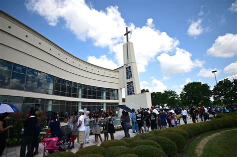 Pictures Show Emotional Moments From George Floyd's Memorial In Houston